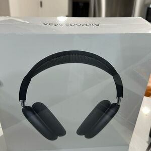 NIB Apple AirPods Max